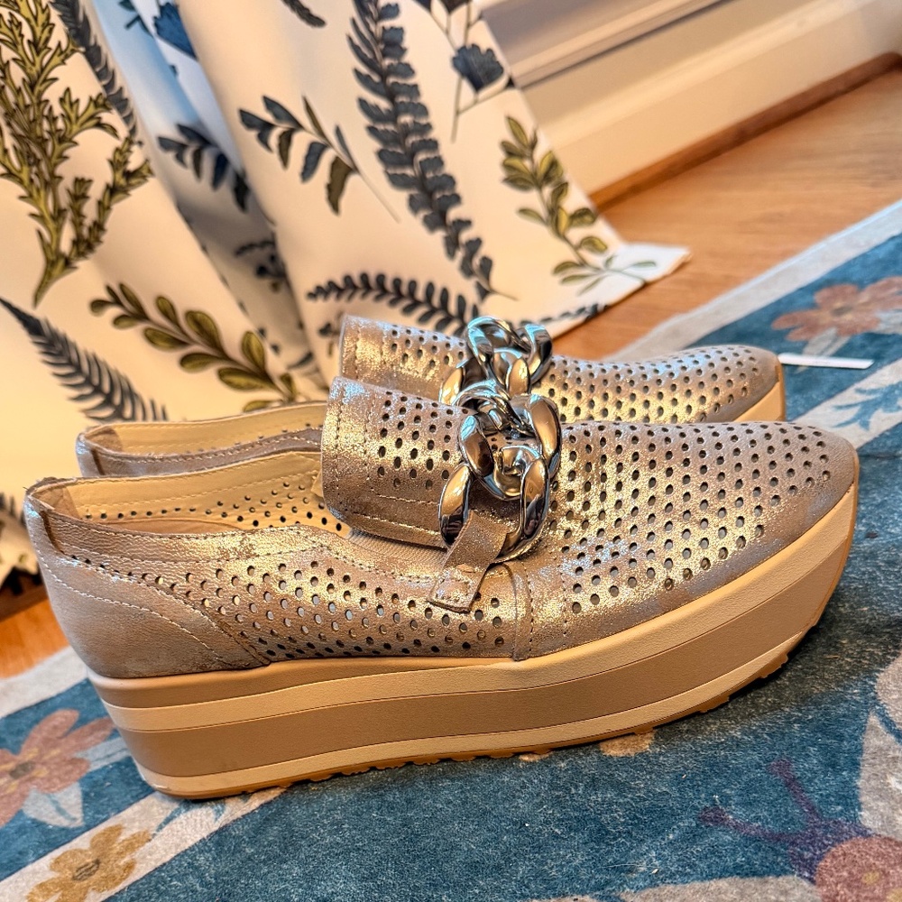 Dolce vita Jhenee silver perforated leather platform sneaker